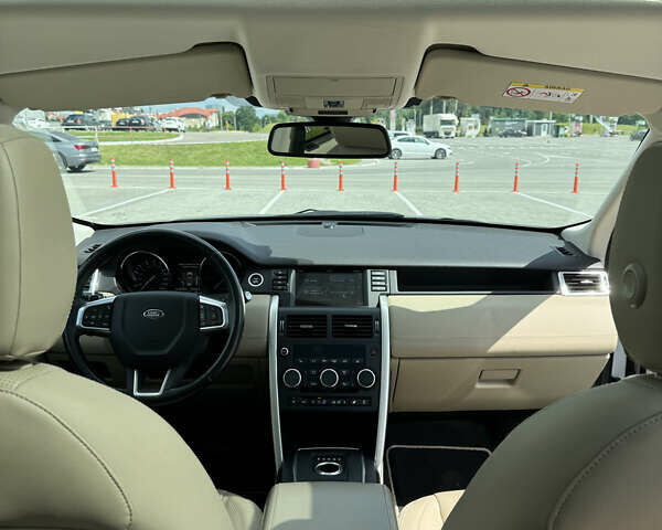 Ленд Ровер Discovery Sport 2016 в Львове на Automoto.ua Белый Ленд Ровер Discovery Sport, объемом двигателя 2 л и пробегом 114 тыс. км за 22000 $, фото 12 на Automoto.ua
