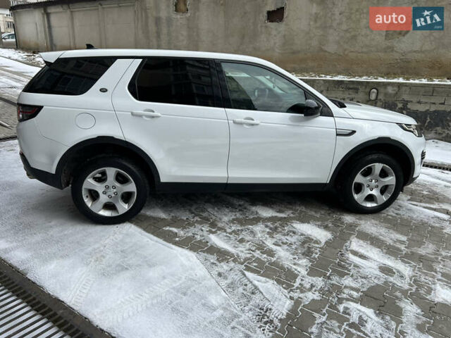 Білий Ленд Ровер Discovery Sport, об'ємом двигуна 2 л та пробігом 228 тис. км за 14799 $, фото 6 на Automoto.ua