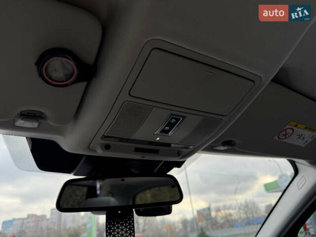 Белый Ленд Ровер Discovery Sport, объемом двигателя 2 л и пробегом 158 тыс. км за 17500 $, фото 63 на Automoto.ua