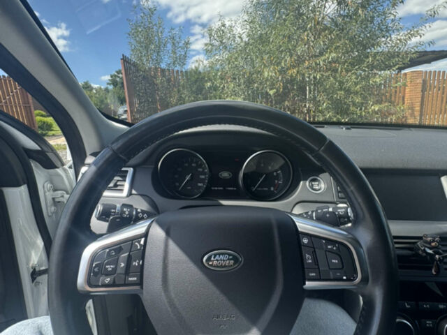 Білий Ленд Ровер Discovery Sport, об'ємом двигуна 2 л та пробігом 216 тис. км за 18000 $, фото 14 на Automoto.ua