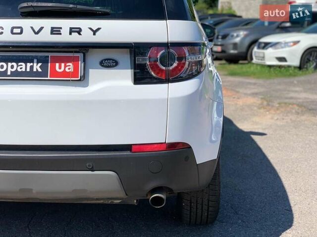 Білий Ленд Ровер Discovery Sport, об'ємом двигуна 2 л та пробігом 145 тис. км за 16990 $, фото 11 на Automoto.ua