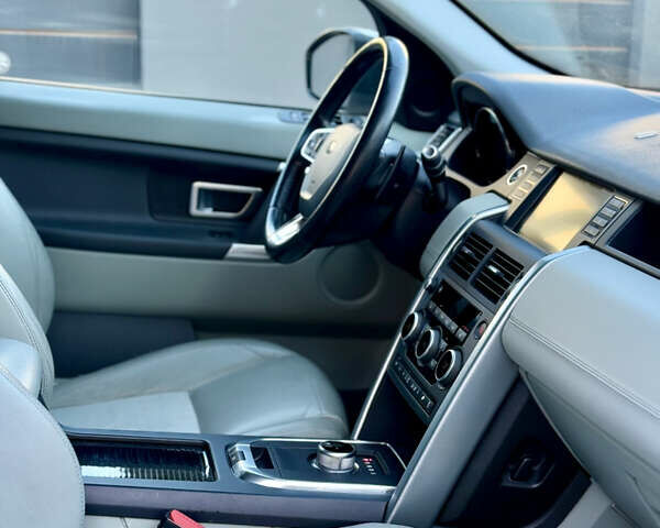 Белый Ленд Ровер Discovery Sport, объемом двигателя 2 л и пробегом 160 тыс. км за 16700 $, фото 16 на Automoto.ua