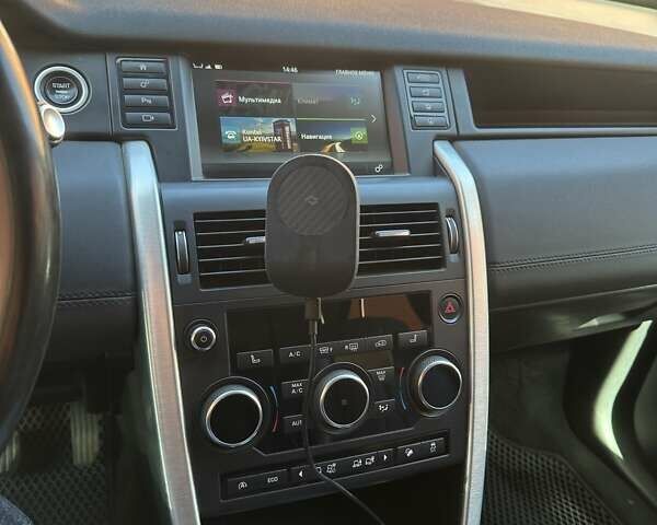 Білий Ленд Ровер Discovery Sport, об'ємом двигуна 2 л та пробігом 202 тис. км за 17000 $, фото 12 на Automoto.ua