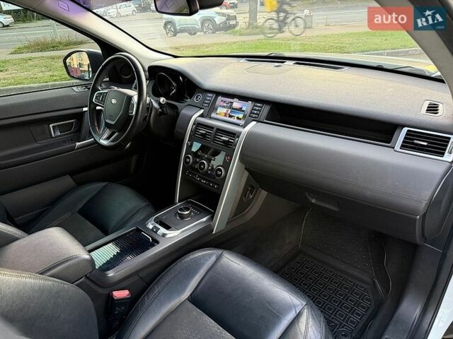 Білий Ленд Ровер Discovery Sport, об'ємом двигуна 2 л та пробігом 208 тис. км за 17900 $, фото 12 на Automoto.ua