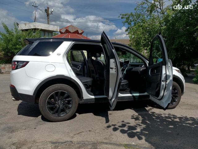 Белый Ленд Ровер Discovery Sport, объемом двигателя 2 л и пробегом 145 тыс. км за 18990 $, фото 14 на Automoto.ua