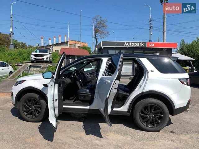 Білий Ленд Ровер Discovery Sport, об'ємом двигуна 2 л та пробігом 145 тис. км за 16990 $, фото 14 на Automoto.ua