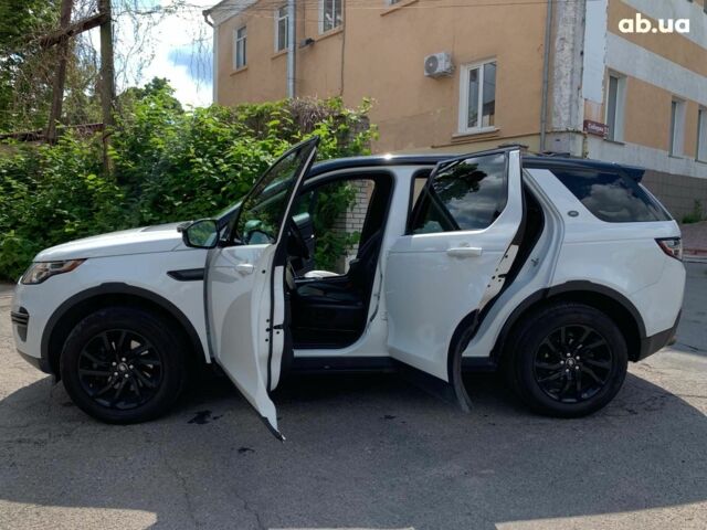 Белый Ленд Ровер Discovery Sport, объемом двигателя 2 л и пробегом 145 тыс. км за 18990 $, фото 16 на Automoto.ua