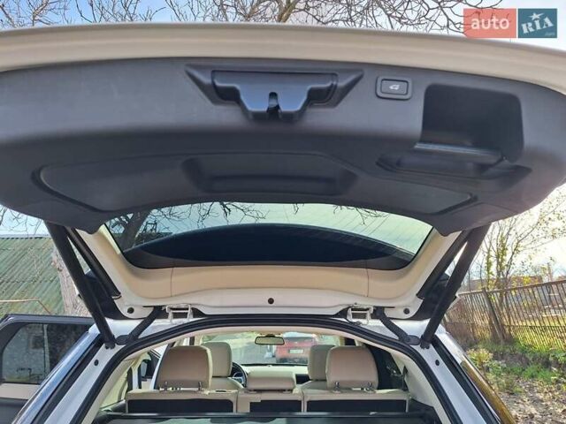 Белый Ленд Ровер Discovery Sport, объемом двигателя 2 л и пробегом 210 тыс. км за 16999 $, фото 29 на Automoto.ua
