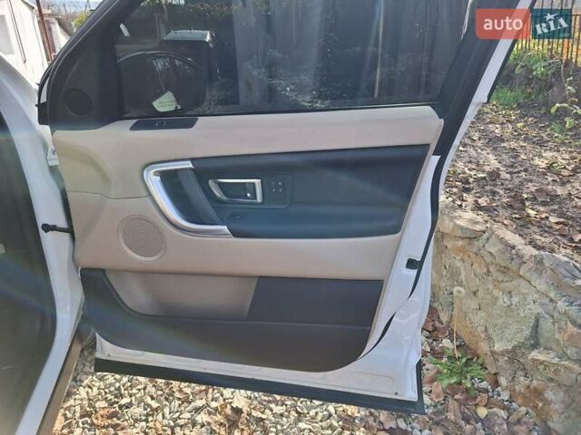 Белый Ленд Ровер Discovery Sport, объемом двигателя 2 л и пробегом 210 тыс. км за 16999 $, фото 26 на Automoto.ua