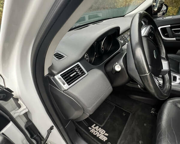 Ленд Ровер Discovery Sport 2017 в Дубно на Automoto.ua Белый Ленд Ровер Discovery Sport, объемом двигателя 2 л и пробегом 166 тыс. км за 17000 $, фото 58 на Automoto.ua