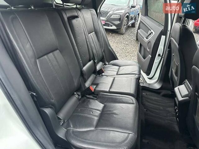 Белый Ленд Ровер Discovery Sport, объемом двигателя 2 л и пробегом 142 тыс. км за 11900 $, фото 22 на Automoto.ua