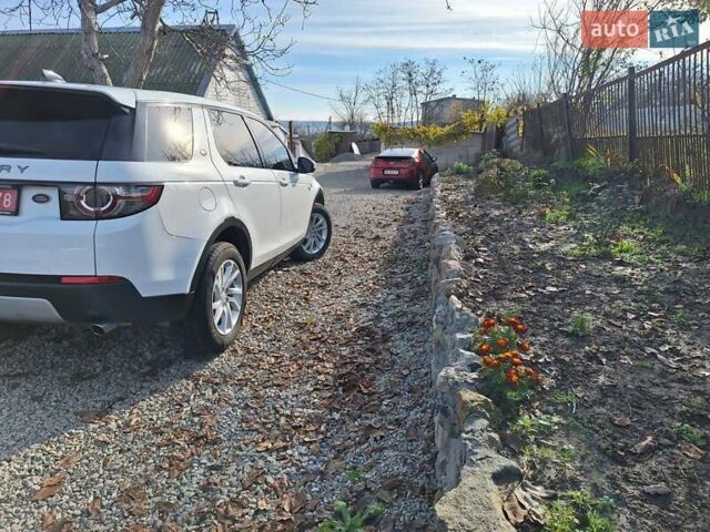 Белый Ленд Ровер Discovery Sport, объемом двигателя 2 л и пробегом 210 тыс. км за 16999 $, фото 6 на Automoto.ua