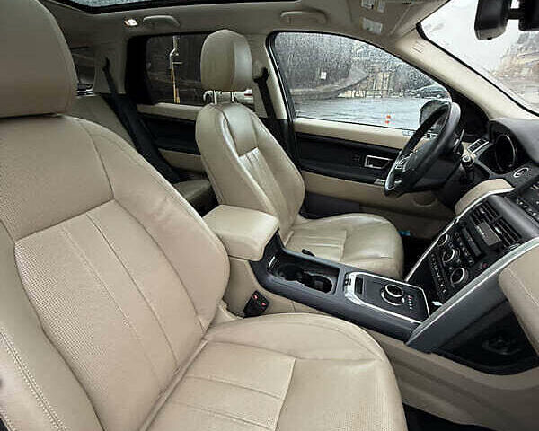 Белый Ленд Ровер Discovery Sport, объемом двигателя 2 л и пробегом 114 тыс. км за 16200 $, фото 10 на Automoto.ua