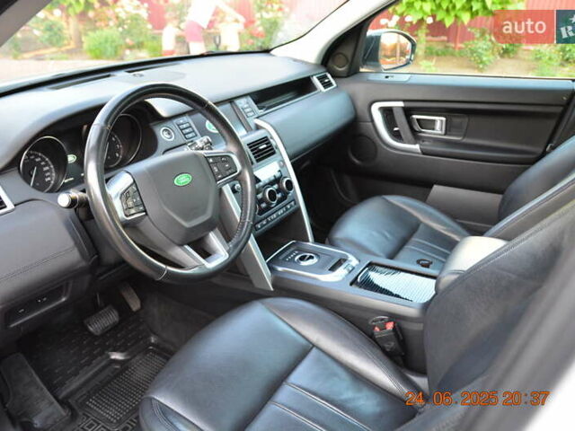 Белый Ленд Ровер Discovery Sport, объемом двигателя 2 л и пробегом 84 тыс. км за 20200 $, фото 10 на Automoto.ua