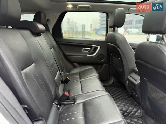 Белый Ленд Ровер Discovery Sport, объемом двигателя 2 л и пробегом 66 тыс. км за 20999 $, фото 15 на Automoto.ua