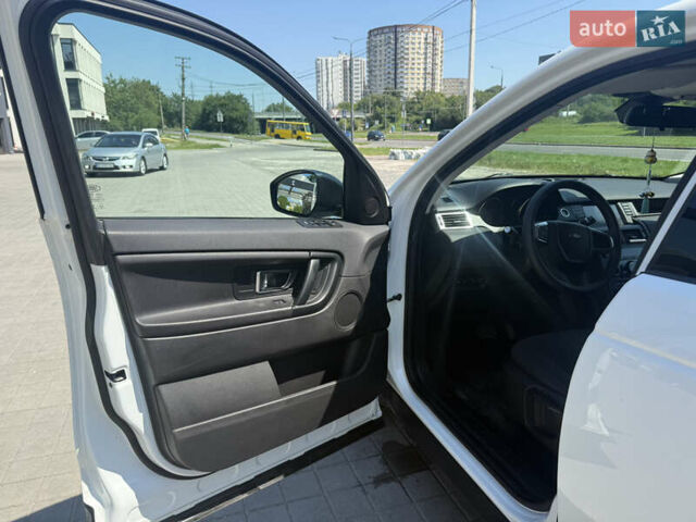 Белый Ленд Ровер Discovery Sport, объемом двигателя 2 л и пробегом 134 тыс. км за 22200 $, фото 12 на Automoto.ua