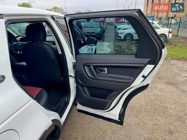 Белый Ленд Ровер Discovery Sport, объемом двигателя 2 л и пробегом 102 тыс. км за 22500 $, фото 22 на Automoto.ua