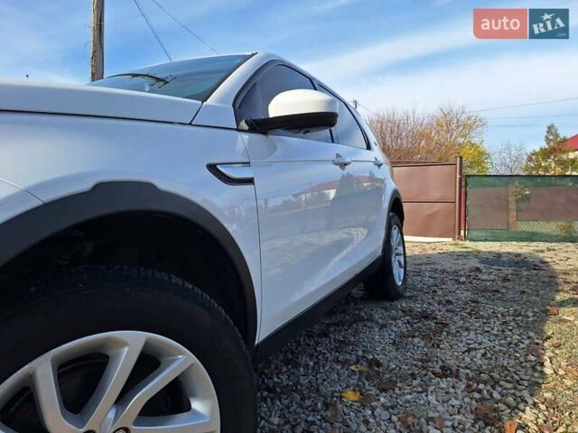 Белый Ленд Ровер Discovery Sport, объемом двигателя 2 л и пробегом 210 тыс. км за 16999 $, фото 11 на Automoto.ua