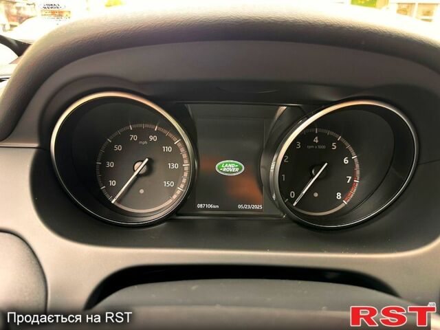 Білий Ленд Ровер Discovery Sport, об'ємом двигуна 2 л та пробігом 88 тис. км за 26300 $, фото 11 на Automoto.ua