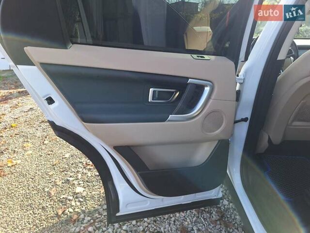 Белый Ленд Ровер Discovery Sport, объемом двигателя 2 л и пробегом 210 тыс. км за 16999 $, фото 21 на Automoto.ua