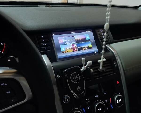 Білий Ленд Ровер Discovery Sport, об'ємом двигуна 2 л та пробігом 155 тис. км за 19000 $, фото 33 на Automoto.ua
