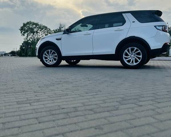Білий Ленд Ровер Discovery Sport, об'ємом двигуна 2 л та пробігом 155 тис. км за 19000 $, фото 47 на Automoto.ua