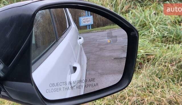 Білий Ленд Ровер Discovery Sport, об'ємом двигуна 2 л та пробігом 70 тис. км за 18300 $, фото 22 на Automoto.ua