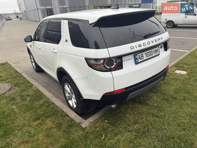Белый Ленд Ровер Discovery Sport, объемом двигателя 2 л и пробегом 93 тыс. км за 22500 $, фото 6 на Automoto.ua