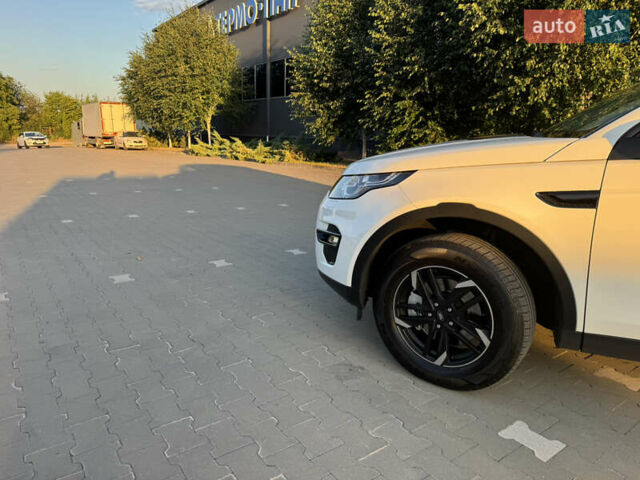 Белый Ленд Ровер Discovery Sport, объемом двигателя 2 л и пробегом 165 тыс. км за 25000 $, фото 3 на Automoto.ua