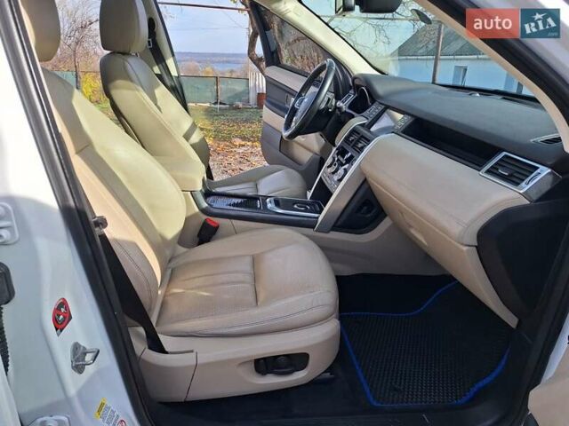 Белый Ленд Ровер Discovery Sport, объемом двигателя 2 л и пробегом 210 тыс. км за 16999 $, фото 27 на Automoto.ua