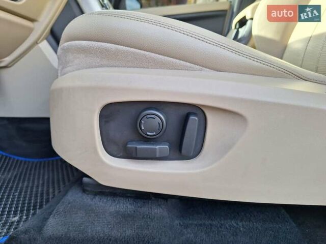 Белый Ленд Ровер Discovery Sport, объемом двигателя 2 л и пробегом 210 тыс. км за 16999 $, фото 33 на Automoto.ua