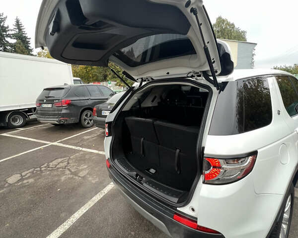 Ленд Ровер Discovery Sport 2017 в Дубно на Automoto.ua Белый Ленд Ровер Discovery Sport, объемом двигателя 2 л и пробегом 166 тыс. км за 17000 $, фото 27 на Automoto.ua