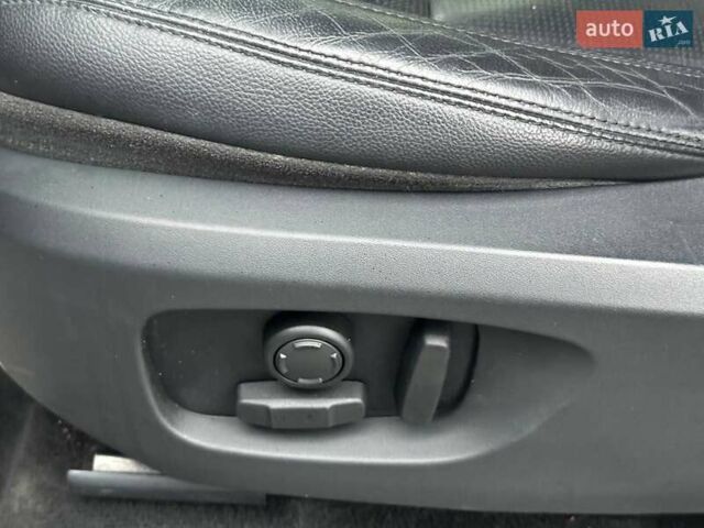 Белый Ленд Ровер Discovery Sport, объемом двигателя 2 л и пробегом 142 тыс. км за 11900 $, фото 13 на Automoto.ua