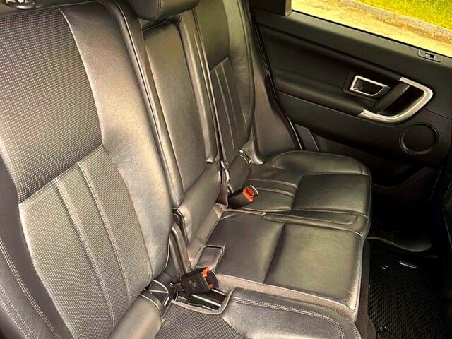 Білий Ленд Ровер Discovery Sport, об'ємом двигуна 2 л та пробігом 88 тис. км за 26300 $, фото 6 на Automoto.ua