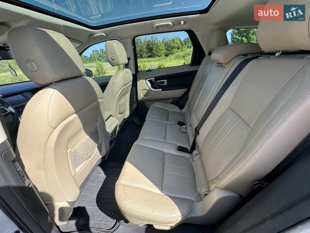 Білий Ленд Ровер Discovery Sport, об'ємом двигуна 2 л та пробігом 120 тис. км за 27000 $, фото 16 на Automoto.ua