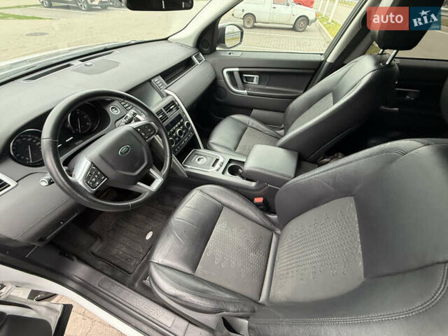 Белый Ленд Ровер Discovery Sport, объемом двигателя 2 л и пробегом 93 тыс. км за 22500 $, фото 2 на Automoto.ua