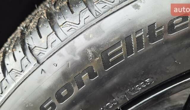 Білий Ленд Ровер Discovery Sport, об'ємом двигуна 2 л та пробігом 70 тис. км за 18300 $, фото 44 на Automoto.ua