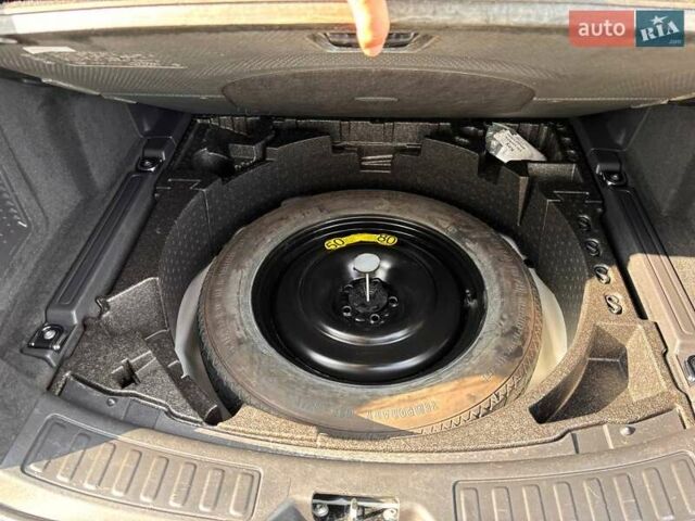 Белый Ленд Ровер Discovery Sport, объемом двигателя 2 л и пробегом 108 тыс. км за 16999 $, фото 21 на Automoto.ua