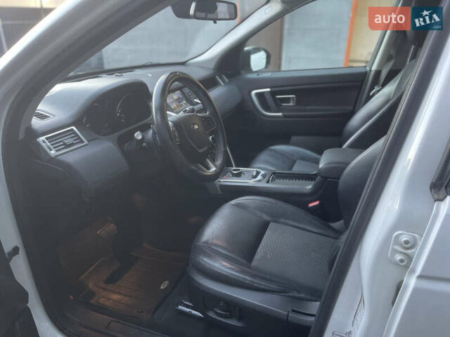Белый Ленд Ровер Discovery Sport, объемом двигателя 2 л и пробегом 85 тыс. км за 20900 $, фото 17 на Automoto.ua