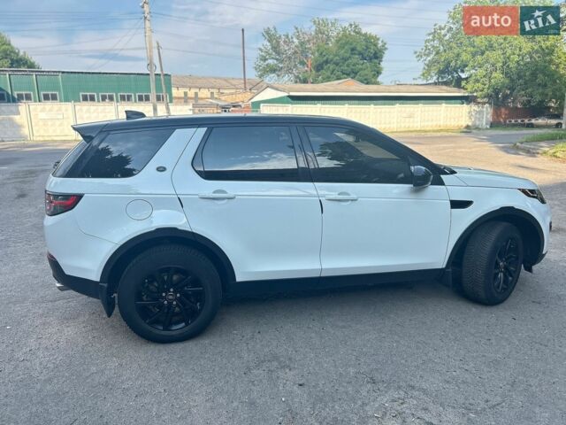 Белый Ленд Ровер Discovery Sport, объемом двигателя 2 л и пробегом 144 тыс. км за 18999 $, фото 2 на Automoto.ua