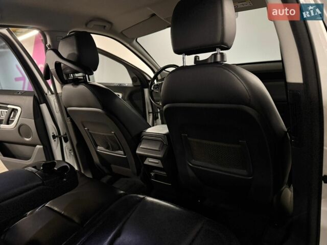 Белый Ленд Ровер Discovery Sport, объемом двигателя 2 л и пробегом 155 тыс. км за 19000 $, фото 48 на Automoto.ua