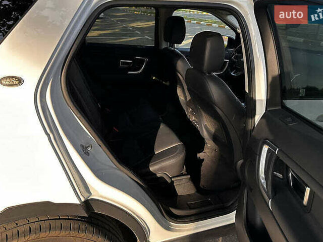 Белый Ленд Ровер Discovery Sport, объемом двигателя 2 л и пробегом 132 тыс. км за 15000 $, фото 31 на Automoto.ua