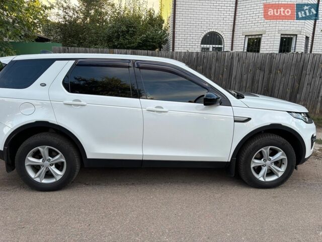 Белый Ленд Ровер Discovery Sport, объемом двигателя 2 л и пробегом 217 тыс. км за 18500 $, фото 12 на Automoto.ua