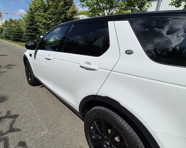 Белый Ленд Ровер Discovery Sport, объемом двигателя 2 л и пробегом 88 тыс. км за 22499 $, фото 5 на Automoto.ua