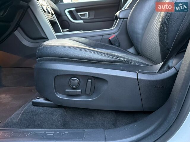 Белый Ленд Ровер Discovery Sport, объемом двигателя 2 л и пробегом 135 тыс. км за 14900 $, фото 17 на Automoto.ua