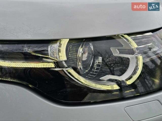 Білий Ленд Ровер Discovery Sport, об'ємом двигуна 2 л та пробігом 99 тис. км за 21950 $, фото 15 на Automoto.ua