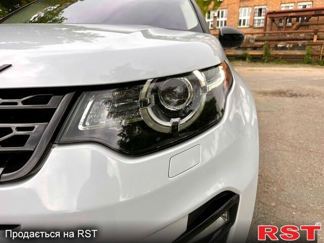 Білий Ленд Ровер Discovery Sport, об'ємом двигуна 2 л та пробігом 88 тис. км за 22300 $, фото 13 на Automoto.ua