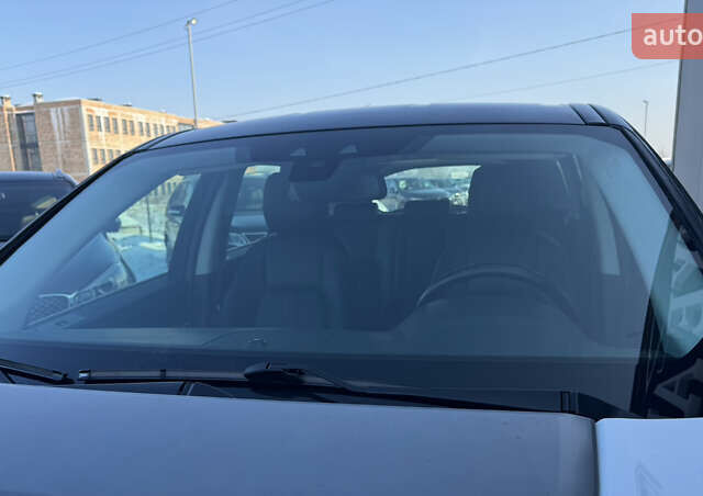 Білий Ленд Ровер Discovery Sport, об'ємом двигуна 2 л та пробігом 167 тис. км за 19999 $, фото 13 на Automoto.ua