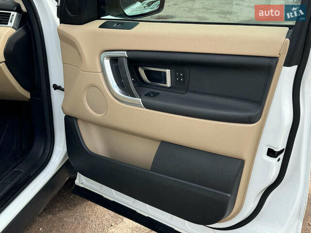 Белый Ленд Ровер Discovery Sport, объемом двигателя 2 л и пробегом 132 тыс. км за 24990 $, фото 27 на Automoto.ua