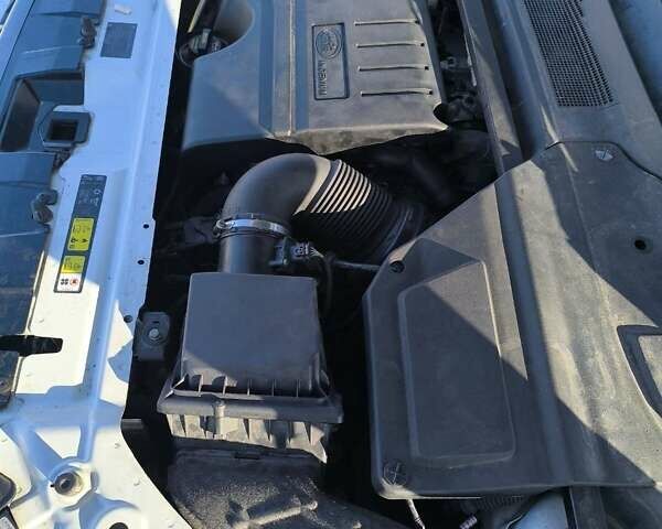 Белый Ленд Ровер Discovery Sport, объемом двигателя 2 л и пробегом 139 тыс. км за 16299 $, фото 30 на Automoto.ua